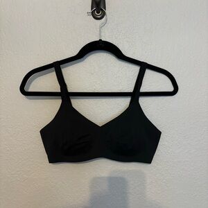 Knix padded v-neck bra - thin strap Size 1 (fits 32A/B and 34A/B)
